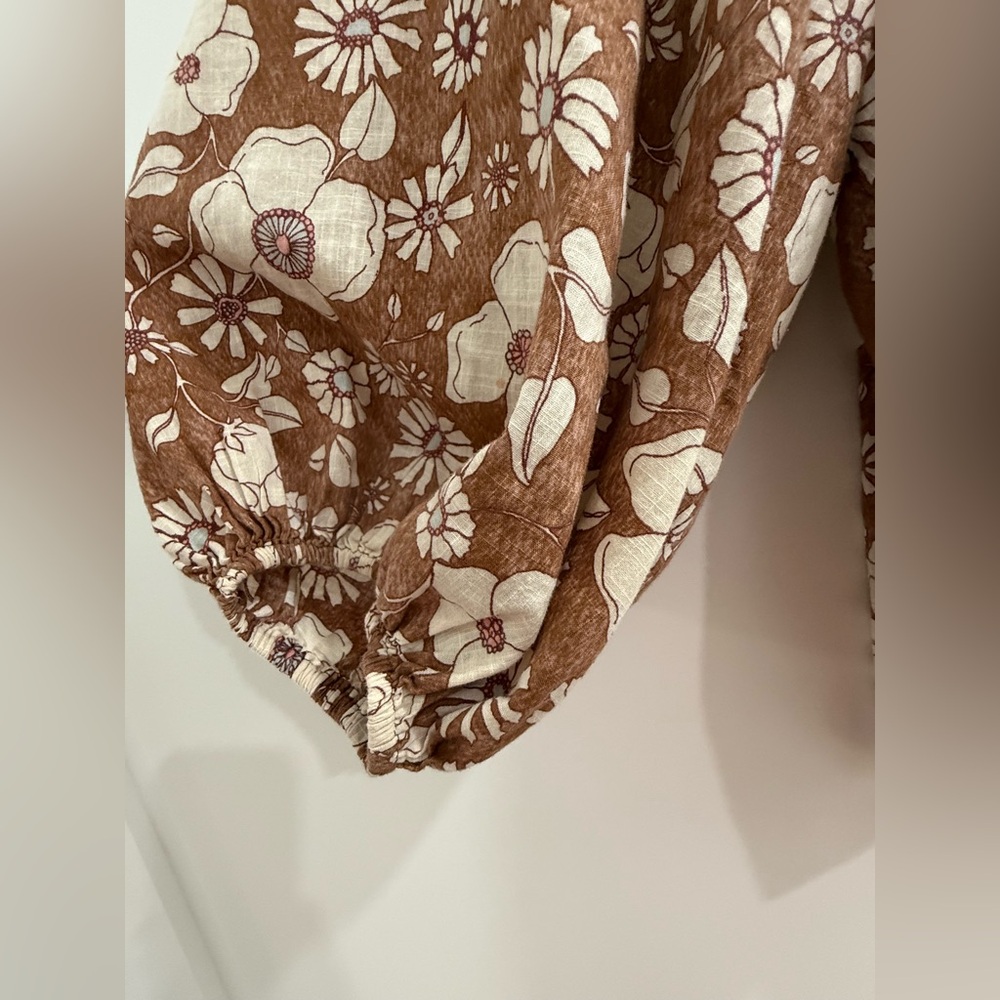 Free People brown puff sleeve blouse w/ cream floral pattern - Picture 2 of 12